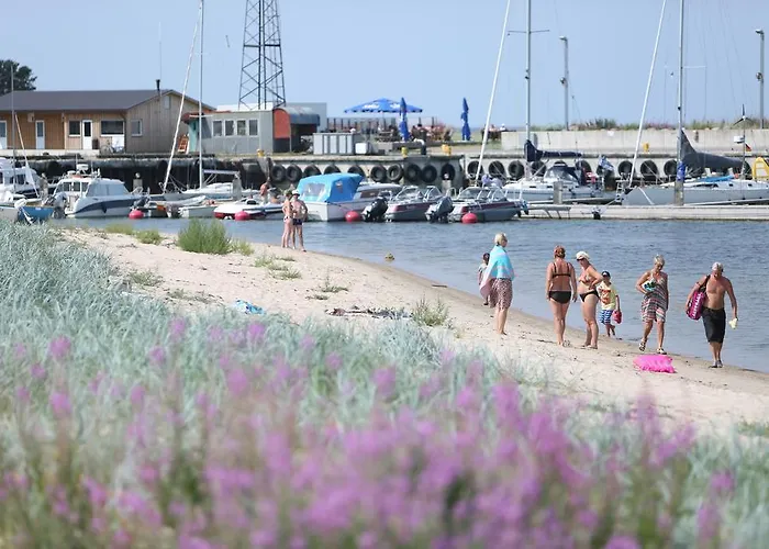 Dirhami Guesthouse 3* Dirhami